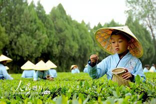 也是拉都拉不住？姆巴佩的母亲年轻时是一名强悍的手球运动员